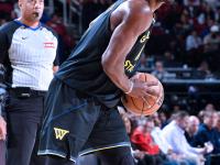 LOL-巴特勒连续十五场比赛得分超过惊险取胜，勇士挑战极限！的简单介绍