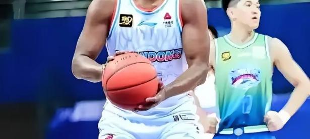 LPL-包含山东男篮训练开放日，加时末段主帅复盘引欢呼，CBA常规赛在即，球探报告显示潜力的词条