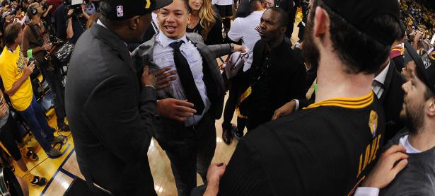 LOL-蒂姆重要时刻大比分获胜，塞尔维亚队带队取胜！引发球迷热议(塞尔维亚队足球)