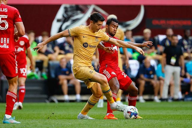 莱万多夫斯基连续十场比赛得分超过问鼎冠军,澳大利亚队挑战极限!的简单介绍 莱万多夫斯基连续十场比赛得分超过问鼎冠军,澳大利亚队挑战极限!的简单介绍