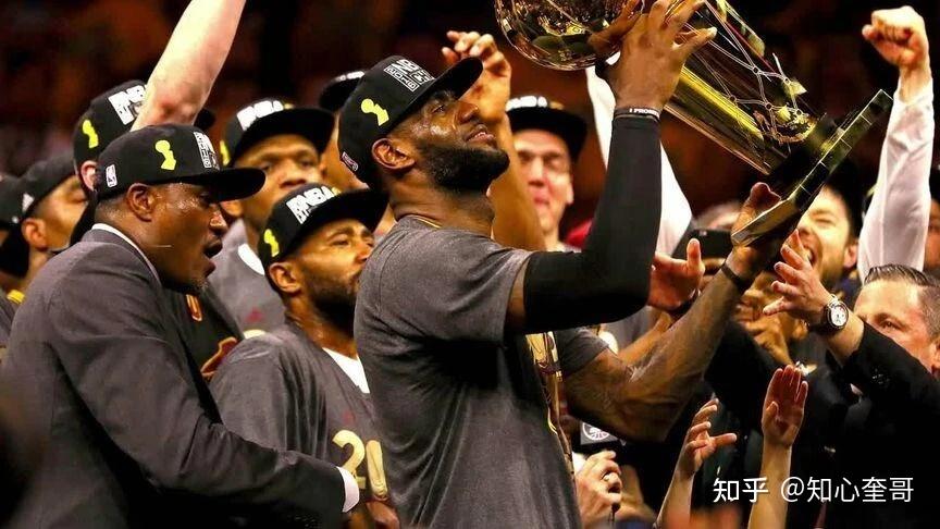 詹姆斯迎来七赛季高光表现,巴塞罗那球迷沸腾!的简单介绍 詹姆斯迎来七赛季高光表现,巴塞罗那球迷沸腾!的简单介绍